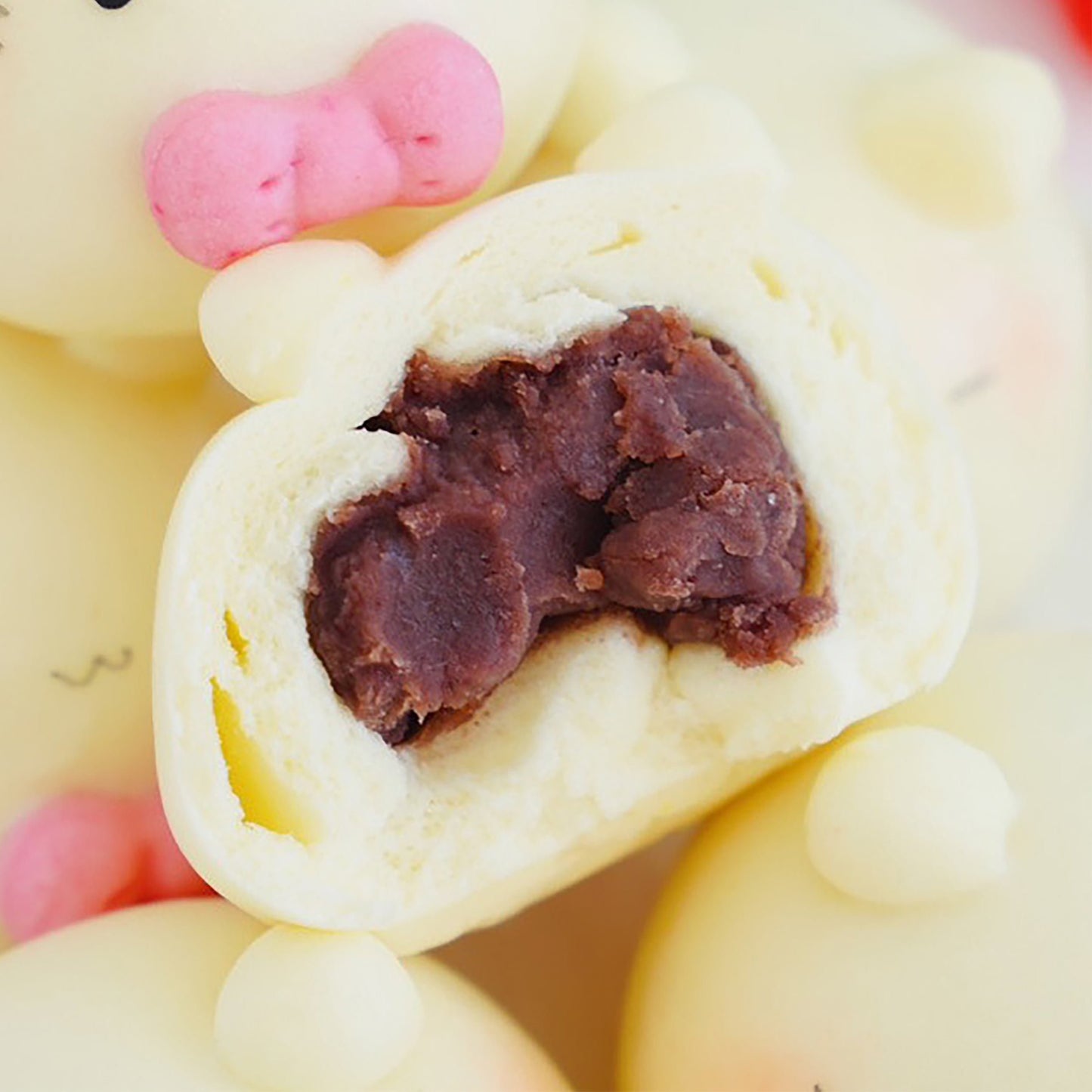 Meeow Kitty Bao (with Red Bean Paste)