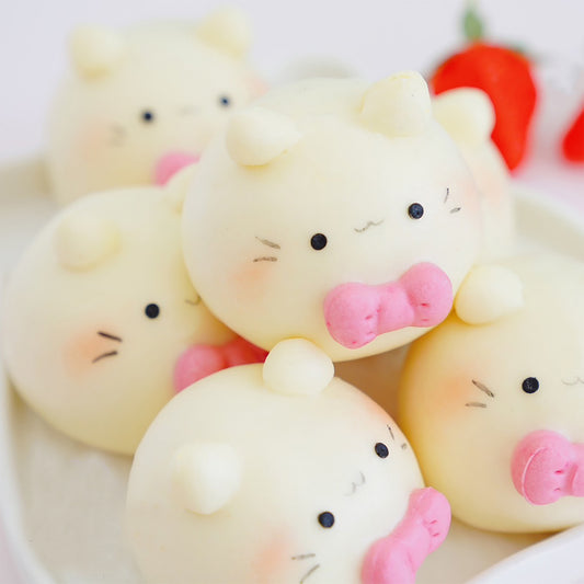 Meeow Kitty Bao (with Red Bean Paste)